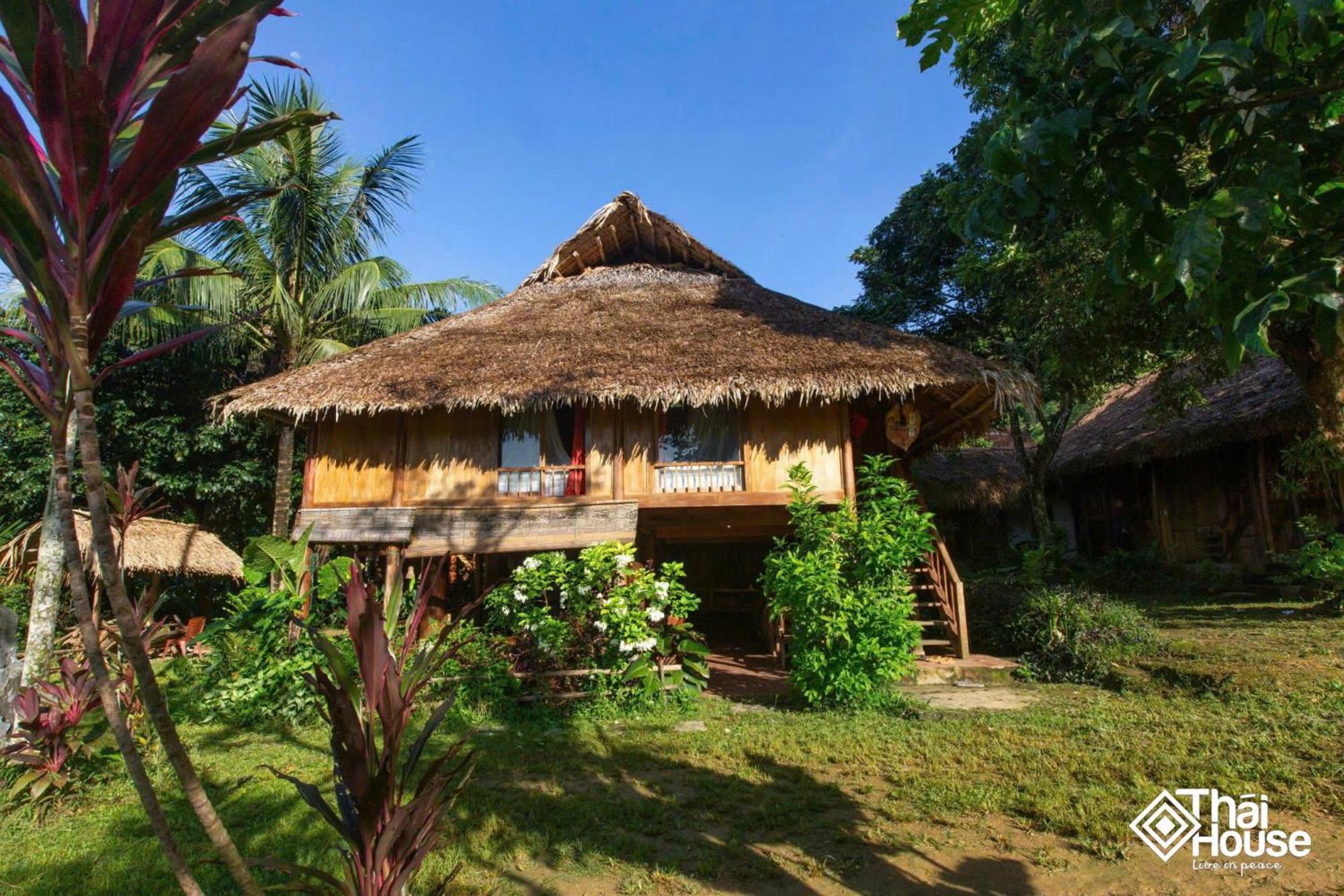 Thai House Pu Luong - Century Old Stilt House With Terrace Views Huong Ba Thuoc Exterior foto